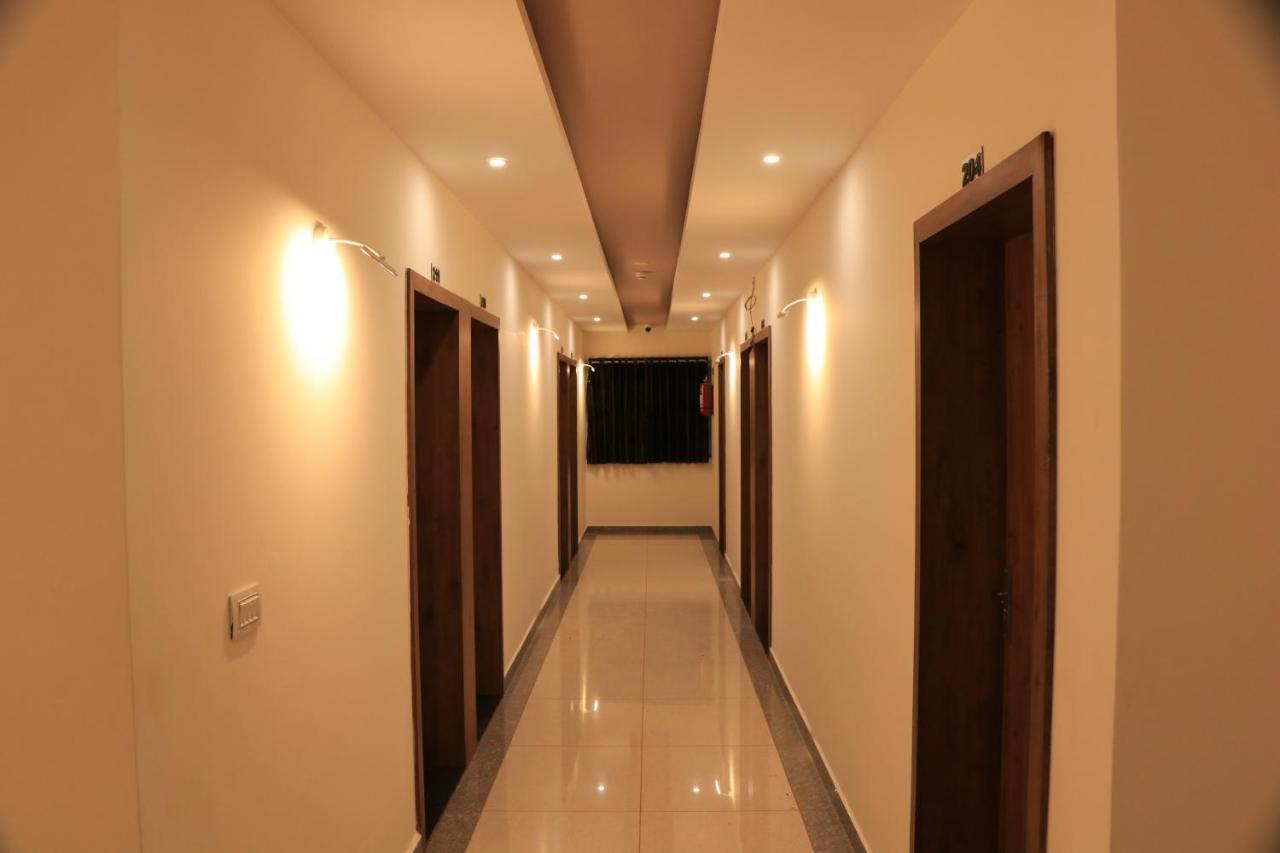 Hotel Viraj Residency Bhuj Zewnętrze zdjęcie