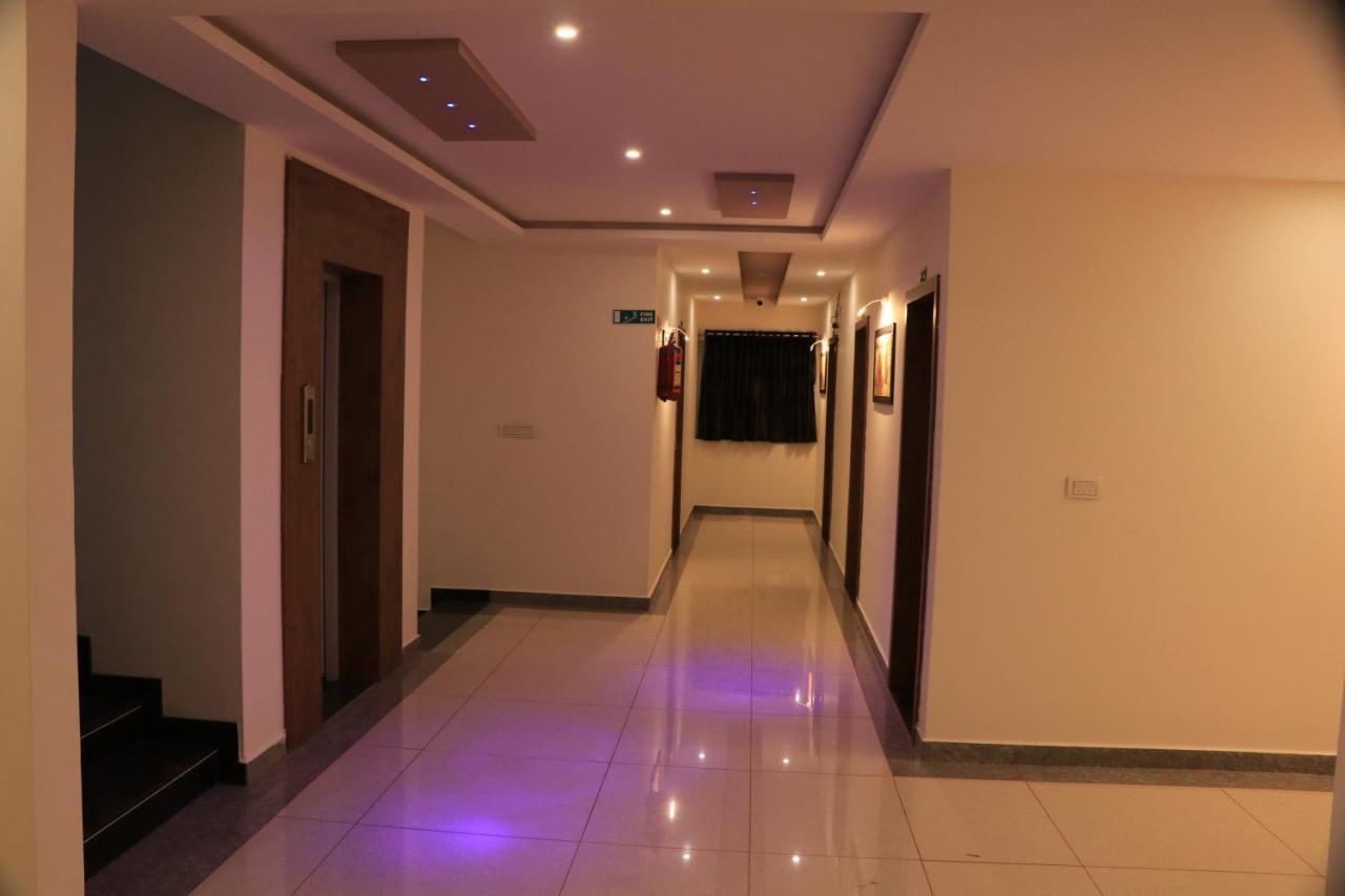 Hotel Viraj Residency Bhuj Zewnętrze zdjęcie
